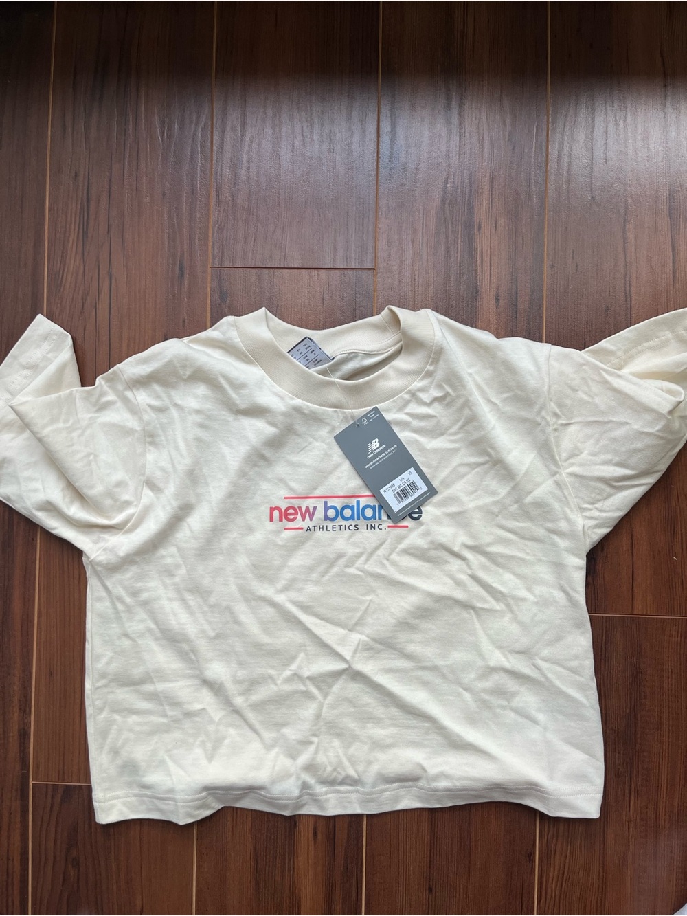 New Balance Cropped Tshirt BRAND NEW TAGS STILL ATTACHED